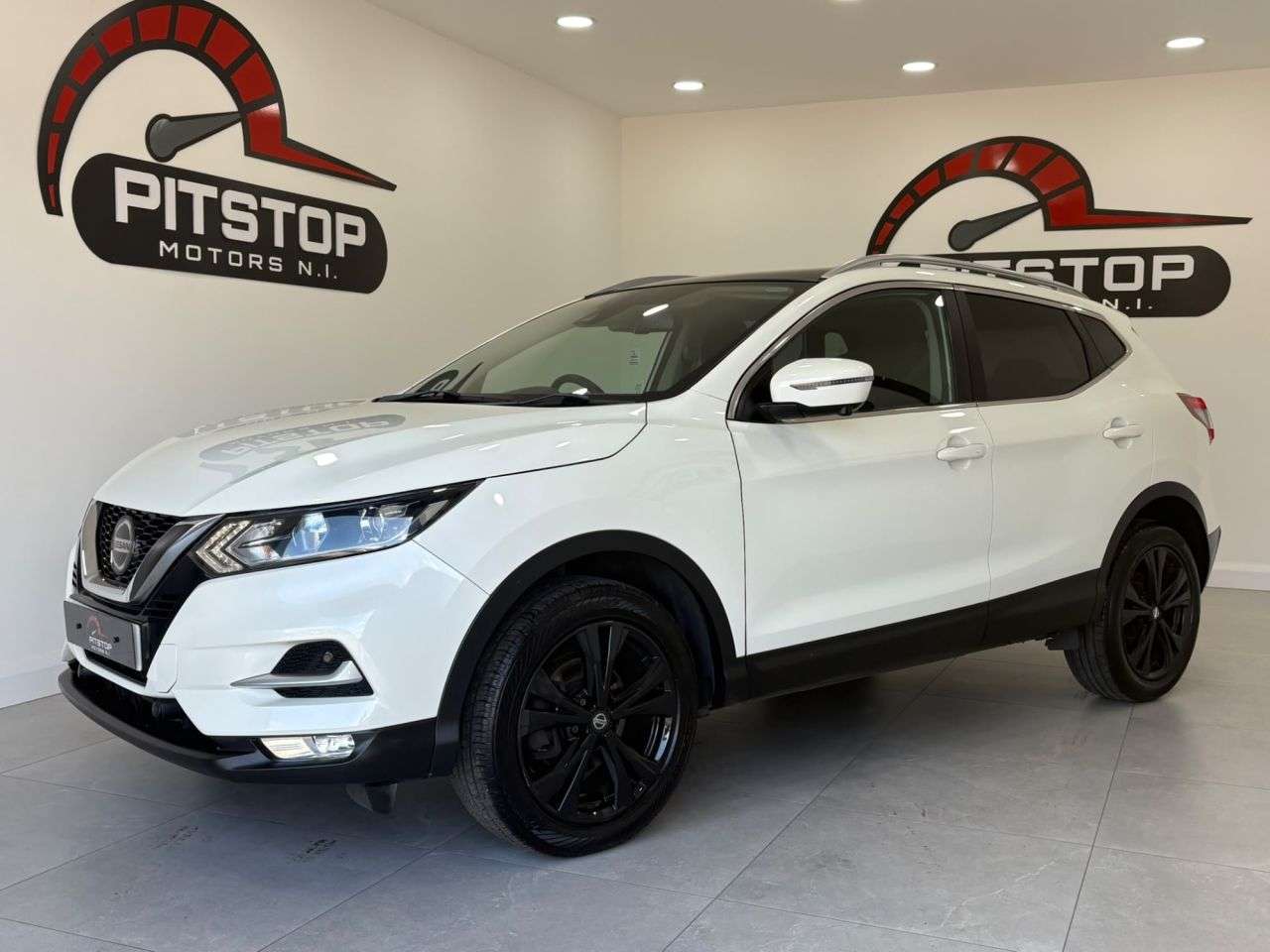 A 2018 NISSAN QASHQAI 1.6 dCi N-Connecta SUV 5dr Diesel XTRON Euro 6 (s/s) (130 ps) A 2018 NISSAN QASHQAI 1.6 dCi N-Connecta SUV 5dr Diesel XTRON Euro 6 (s/s) (130 ps)