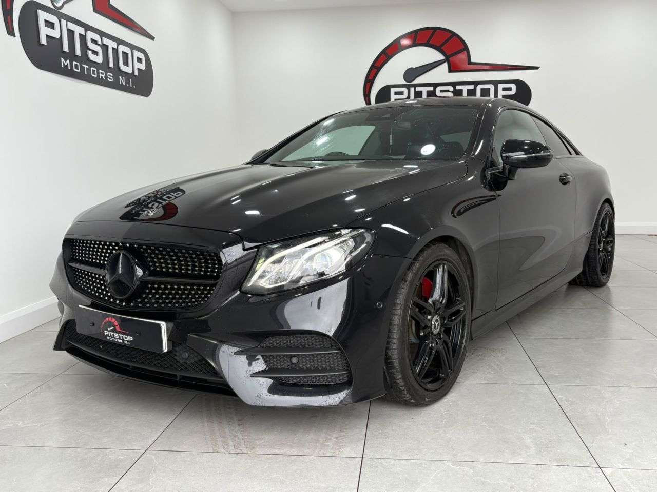 A 2017 MERCEDES-BENZ E CLASS 2.0 E220d AMG Line Coupe 2dr Diesel G-Tronic+ Euro 6 (s/s) (194 ps) A 2017 MERCEDES-BENZ E CLASS 2.0 E220d AMG Line Coupe 2dr Diesel G-Tronic+ Euro 6 (s/s) (194 ps)