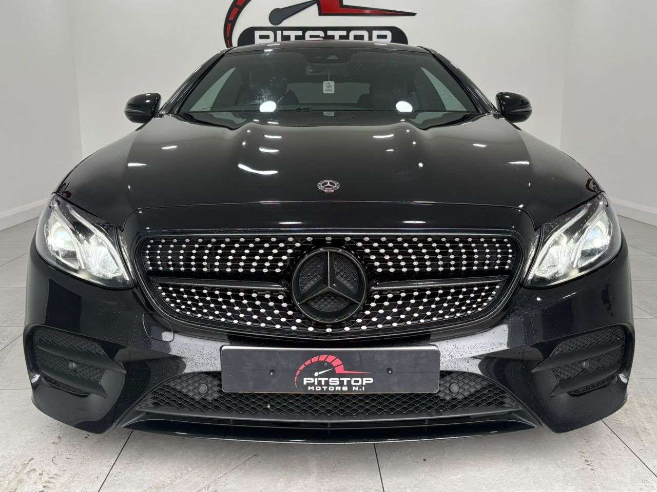 A 2017 MERCEDES-BENZ E CLASS 2.0 E220d AMG Line Coupe 2dr Diesel G-Tronic+ Euro 6 (s/s) (194 ps) A 2017 MERCEDES-BENZ E CLASS 2.0 E220d AMG Line Coupe 2dr Diesel G-Tronic+ Euro 6 (s/s) (194 ps)