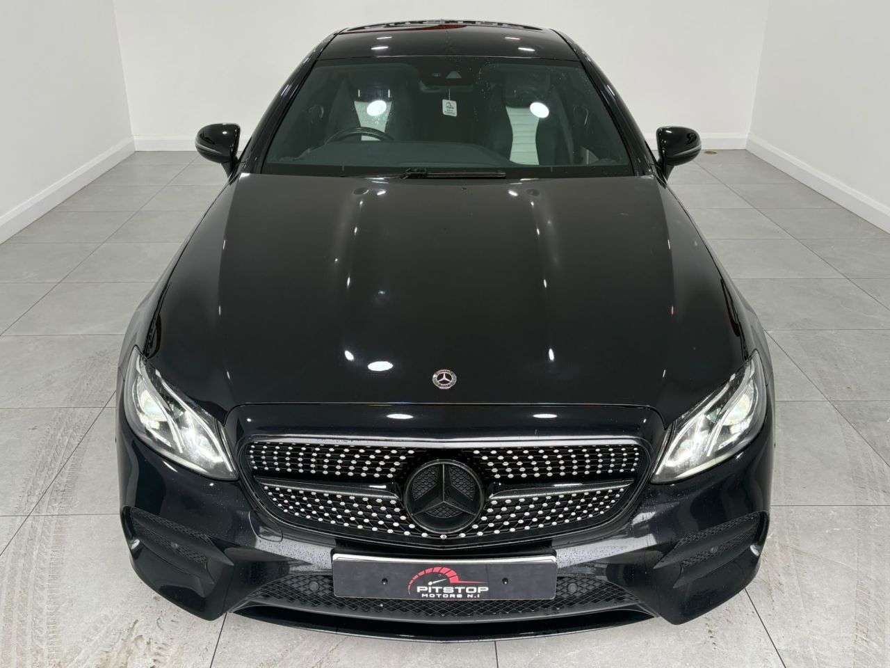 A 2017 MERCEDES-BENZ E CLASS 2.0 E220d AMG Line Coupe 2dr Diesel G-Tronic+ Euro 6 (s/s) (194 ps) A 2017 MERCEDES-BENZ E CLASS 2.0 E220d AMG Line Coupe 2dr Diesel G-Tronic+ Euro 6 (s/s) (194 ps)