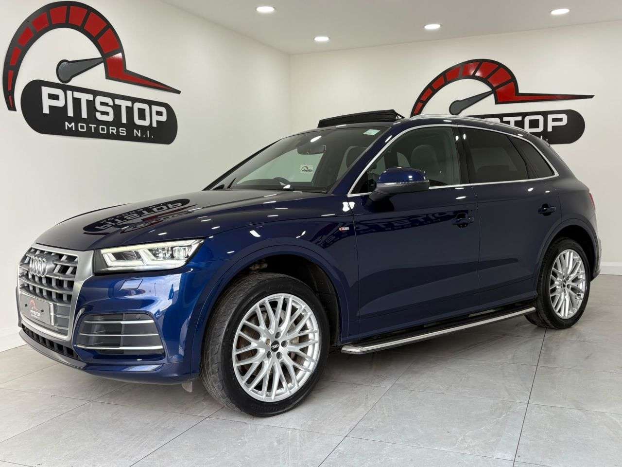 A 2019 AUDI Q5 2.0 TDI 40 S line SUV 5dr Diesel S Tronic quattro Euro 6 (s/s) (190 ps) A 2019 AUDI Q5 2.0 TDI 40 S line SUV 5dr Diesel S Tronic quattro Euro 6 (s/s) (190 ps)