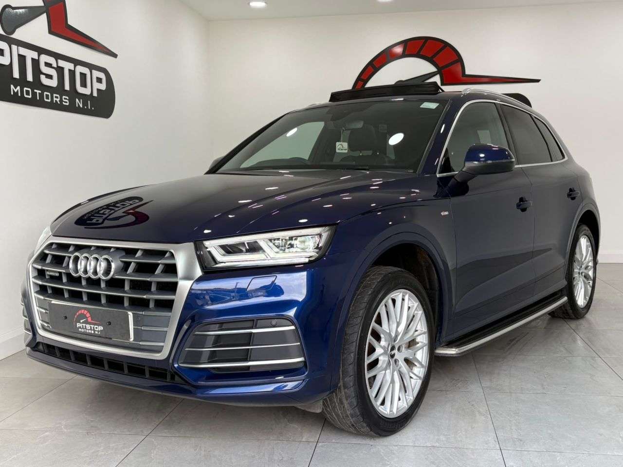 A 2019 AUDI Q5 2.0 TDI 40 S line SUV 5dr Diesel S Tronic quattro Euro 6 (s/s) (190 ps) A 2019 AUDI Q5 2.0 TDI 40 S line SUV 5dr Diesel S Tronic quattro Euro 6 (s/s) (190 ps)