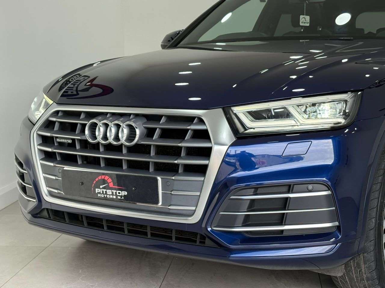 A 2019 AUDI Q5 2.0 TDI 40 S line SUV 5dr Diesel S Tronic quattro Euro 6 (s/s) (190 ps) A 2019 AUDI Q5 2.0 TDI 40 S line SUV 5dr Diesel S Tronic quattro Euro 6 (s/s) (190 ps)