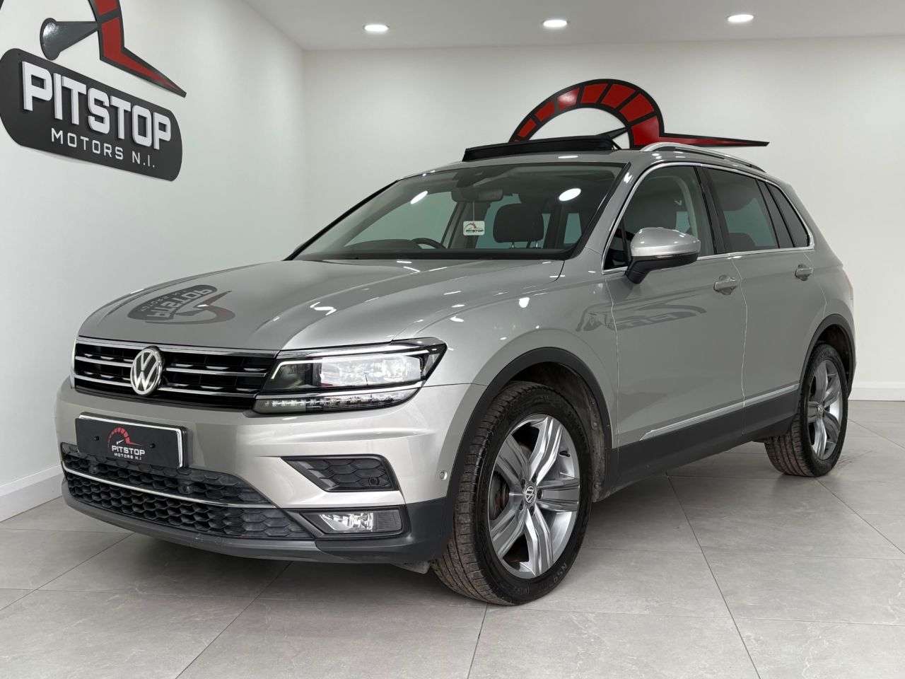 A 2019 VOLKSWAGEN TIGUAN 2.0 TDI SEL SUV 5dr Diesel DSG 4Motion Euro 6 (s/s) (150 ps) A 2019 VOLKSWAGEN TIGUAN 2.0 TDI SEL SUV 5dr Diesel DSG 4Motion Euro 6 (s/s) (150 ps)