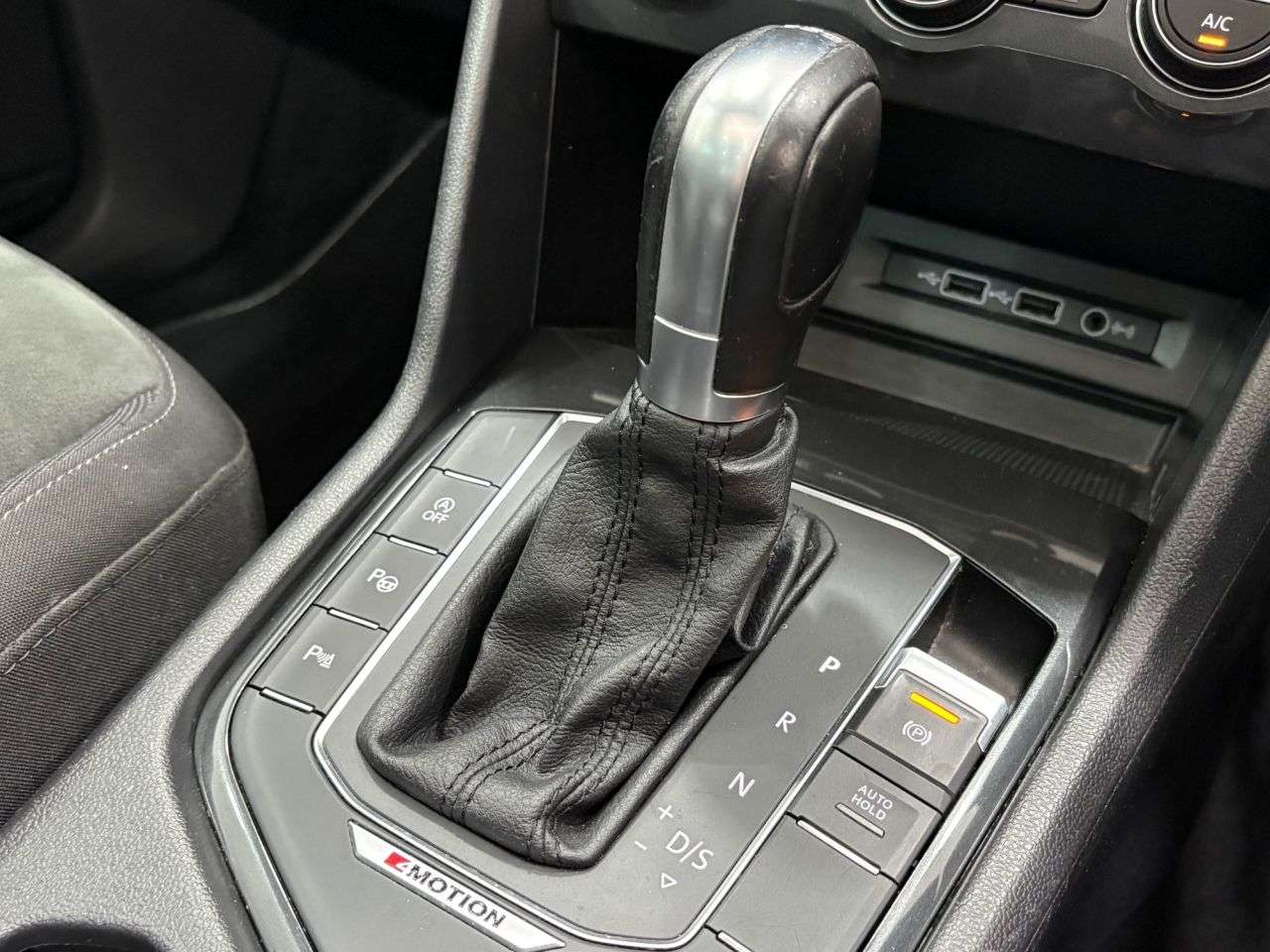 2019 VOLKSWAGEN TIGUAN 2019 VOLKSWAGEN TIGUAN