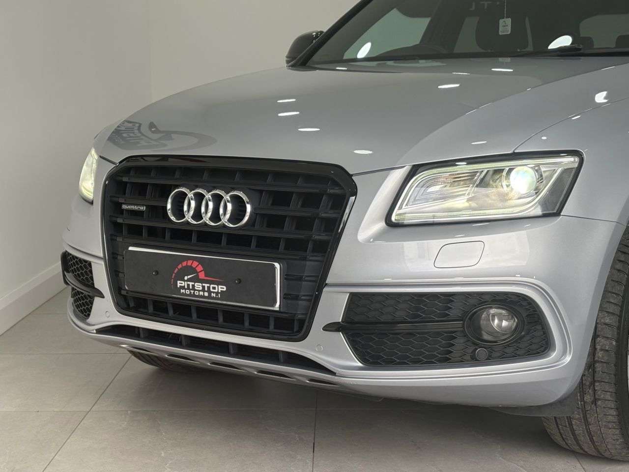 A 2016 AUDI Q5 2.0 TDI S line Plus SUV 5dr Diesel S Tronic quattro Euro 6 (s/s) (190 ps) A 2016 AUDI Q5 2.0 TDI S line Plus SUV 5dr Diesel S Tronic quattro Euro 6 (s/s) (190 ps)