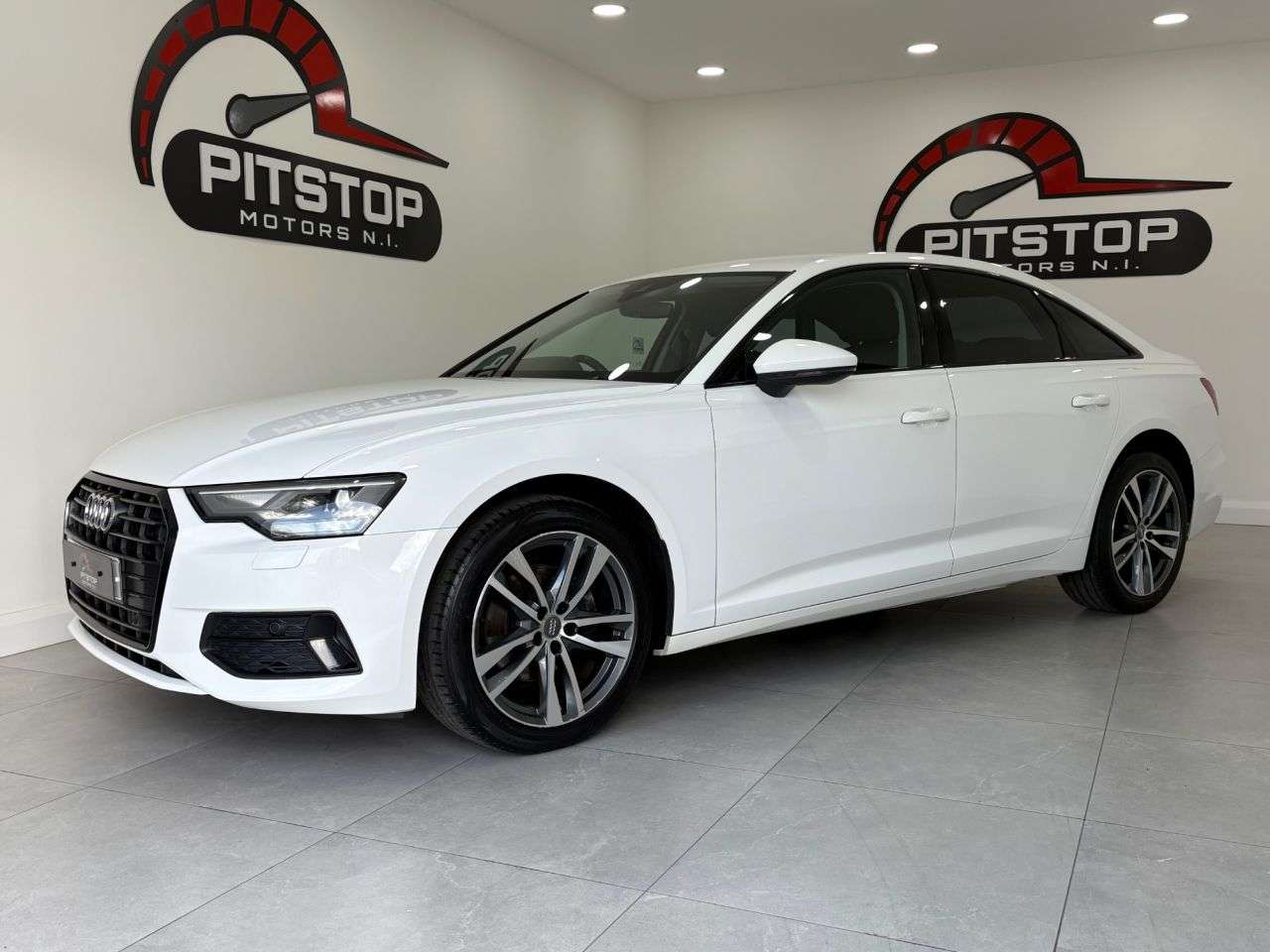 A 2019 AUDI A6 SALOON 2.0 TDI 40 Sport Saloon 4dr Diesel S Tronic Euro 6 (s/s) (204 ps) A 2019 AUDI A6 SALOON 2.0 TDI 40 Sport Saloon 4dr Diesel S Tronic Euro 6 (s/s) (204 ps)