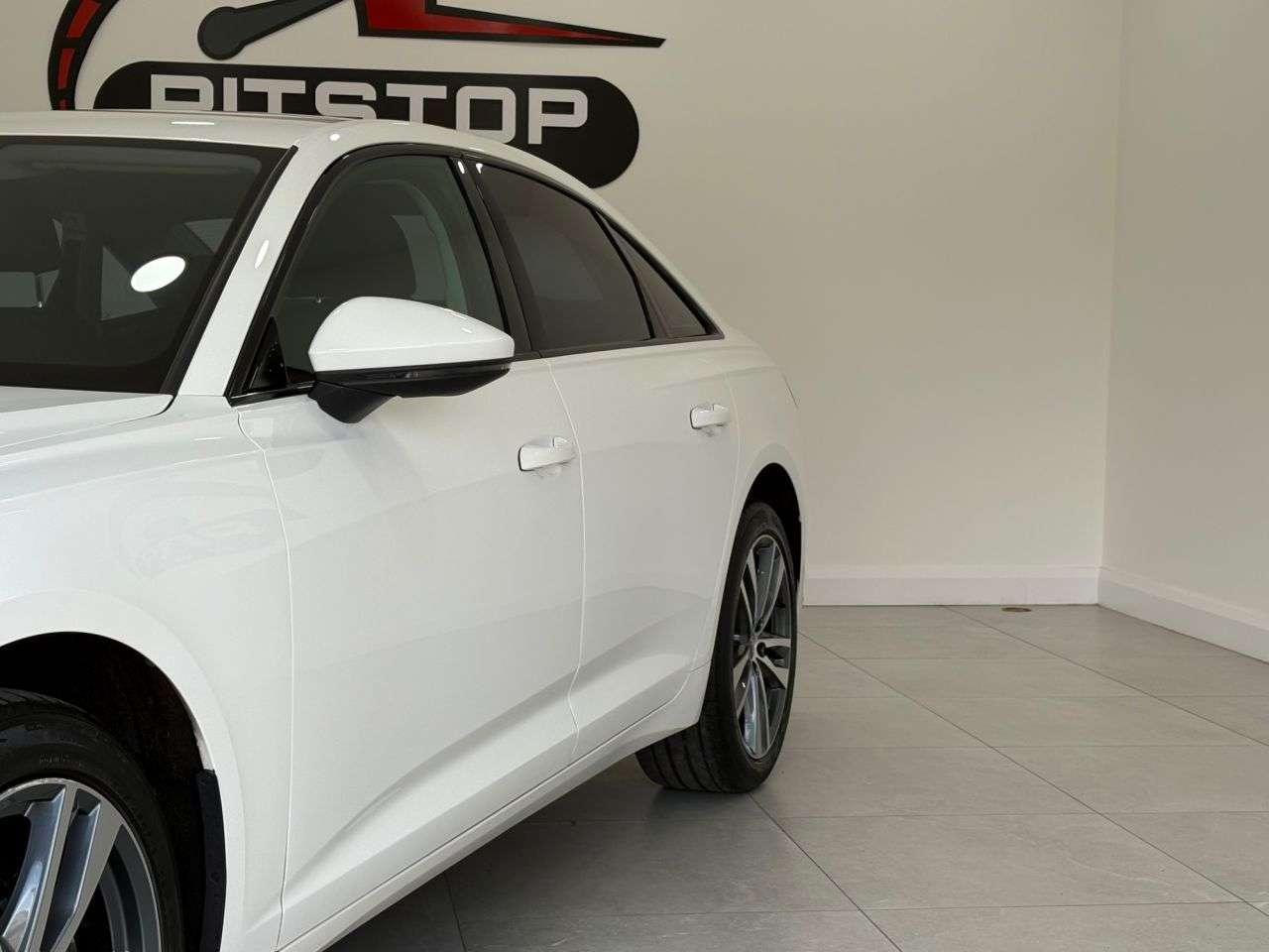 A 2019 AUDI A6 SALOON 2.0 TDI 40 Sport Saloon 4dr Diesel S Tronic Euro 6 (s/s) (204 ps) A 2019 AUDI A6 SALOON 2.0 TDI 40 Sport Saloon 4dr Diesel S Tronic Euro 6 (s/s) (204 ps)