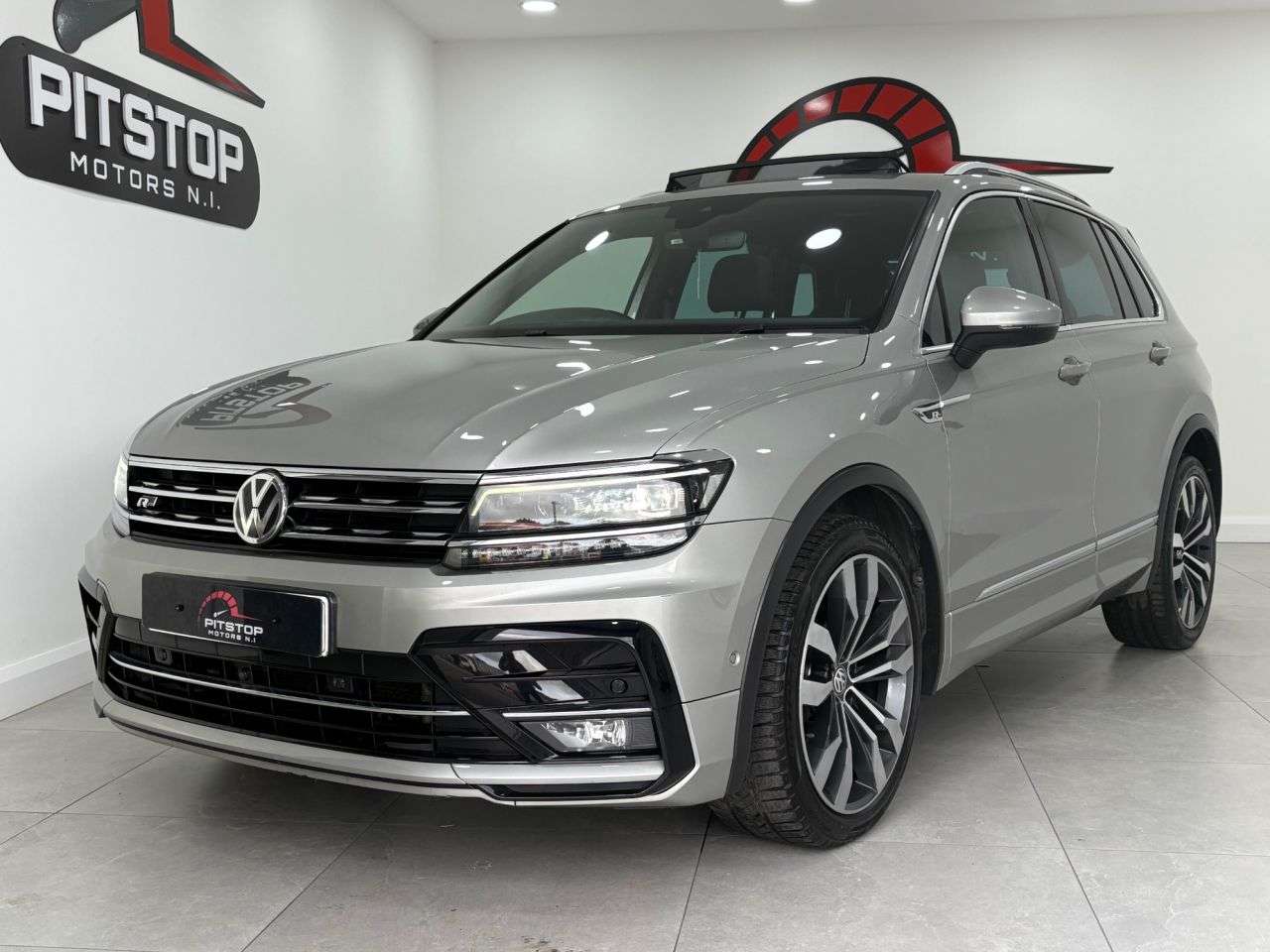 A 2019 VOLKSWAGEN TIGUAN 2.0 TDI R-Line Tech SUV 5dr Diesel DSG Euro 6 (s/s) (150 ps) A 2019 VOLKSWAGEN TIGUAN 2.0 TDI R-Line Tech SUV 5dr Diesel DSG Euro 6 (s/s) (150 ps)