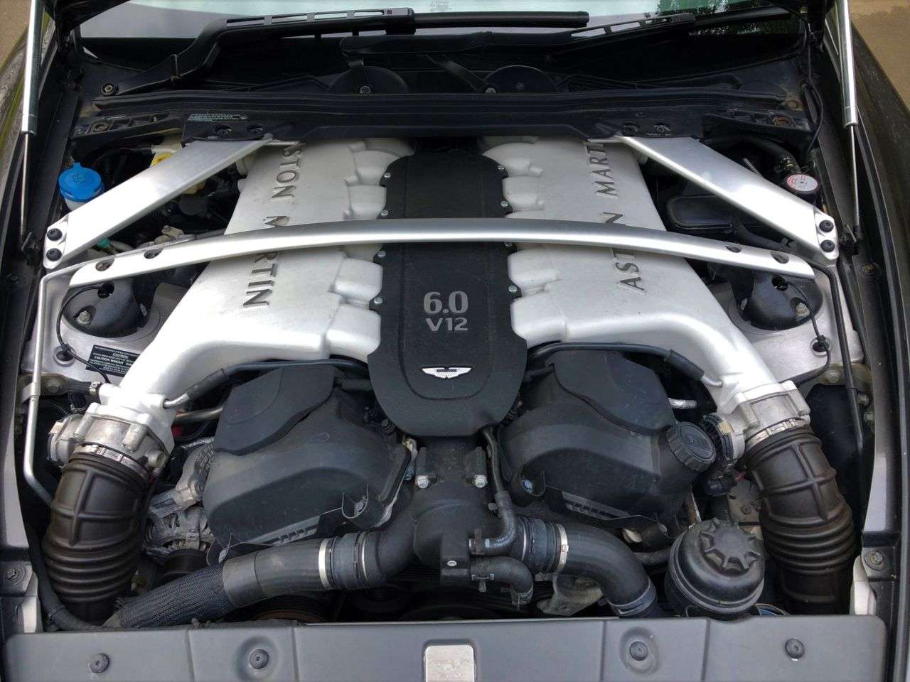 2014 ASTON MARTIN VANTAGE 2014 ASTON MARTIN VANTAGE