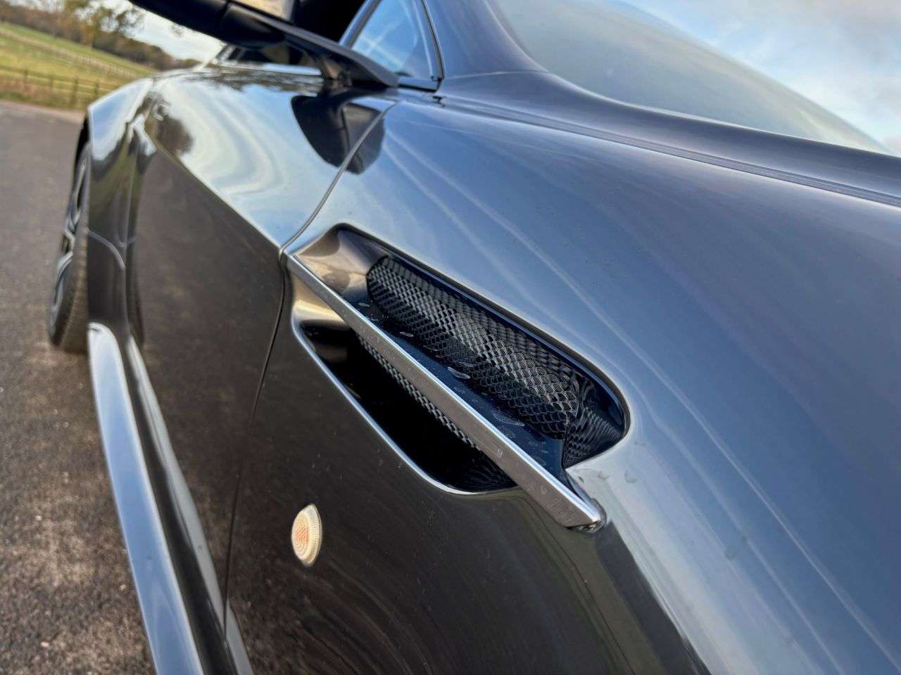 2014 ASTON MARTIN VANTAGE 2014 ASTON MARTIN VANTAGE