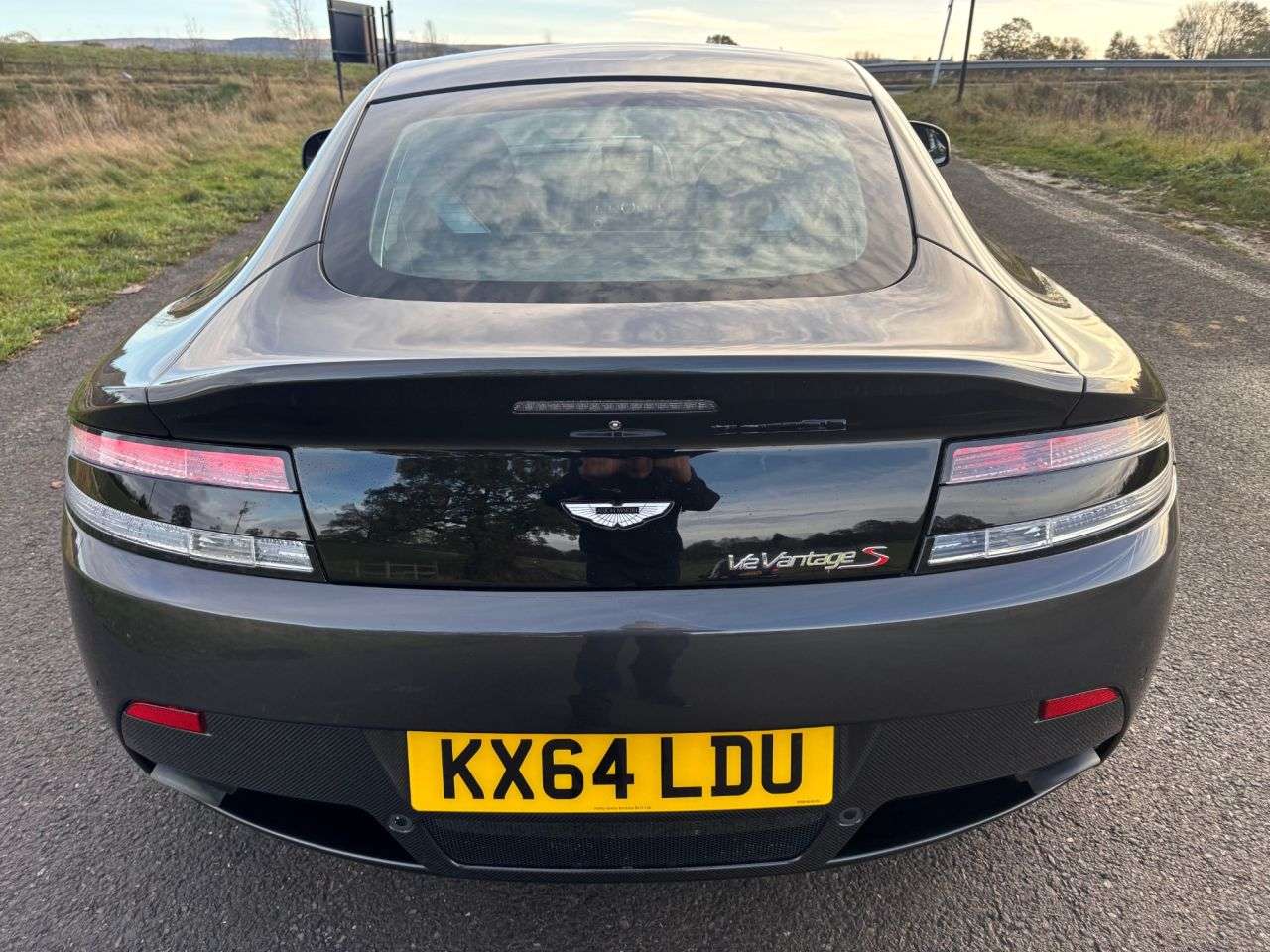 2014 ASTON MARTIN VANTAGE 2014 ASTON MARTIN VANTAGE