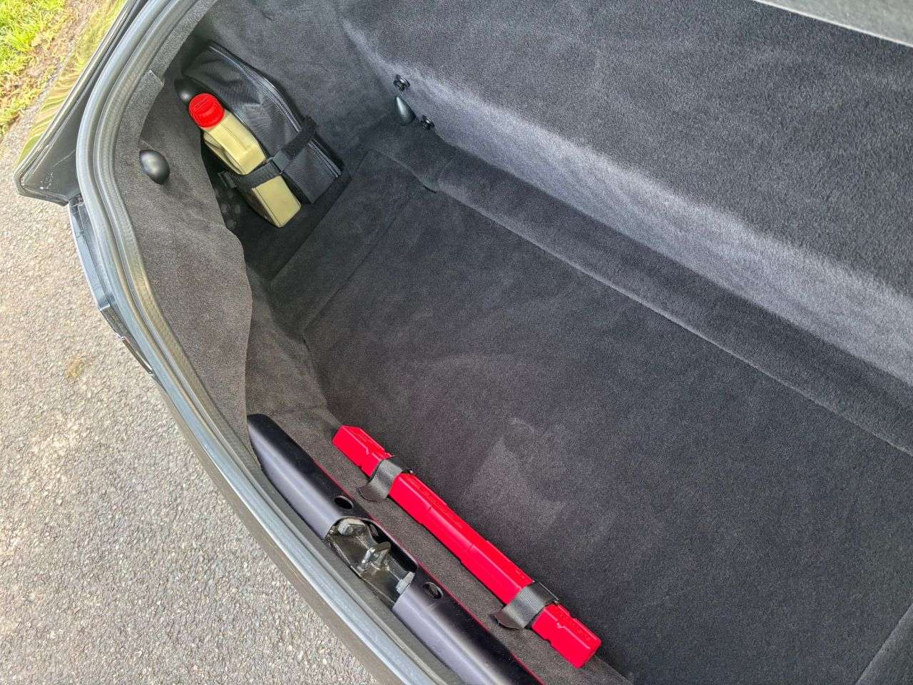 2014 ASTON MARTIN VANTAGE 2014 ASTON MARTIN VANTAGE