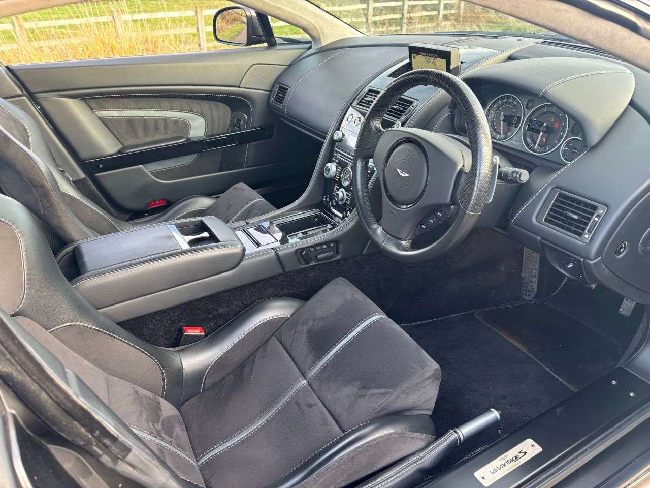 2014 ASTON MARTIN VANTAGE 2014 ASTON MARTIN VANTAGE