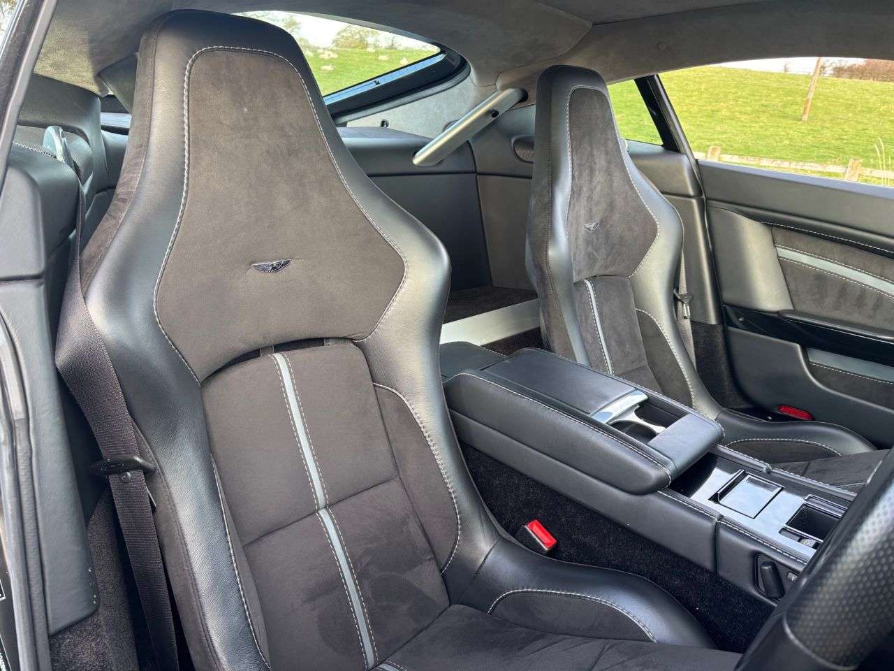 2014 ASTON MARTIN VANTAGE 2014 ASTON MARTIN VANTAGE