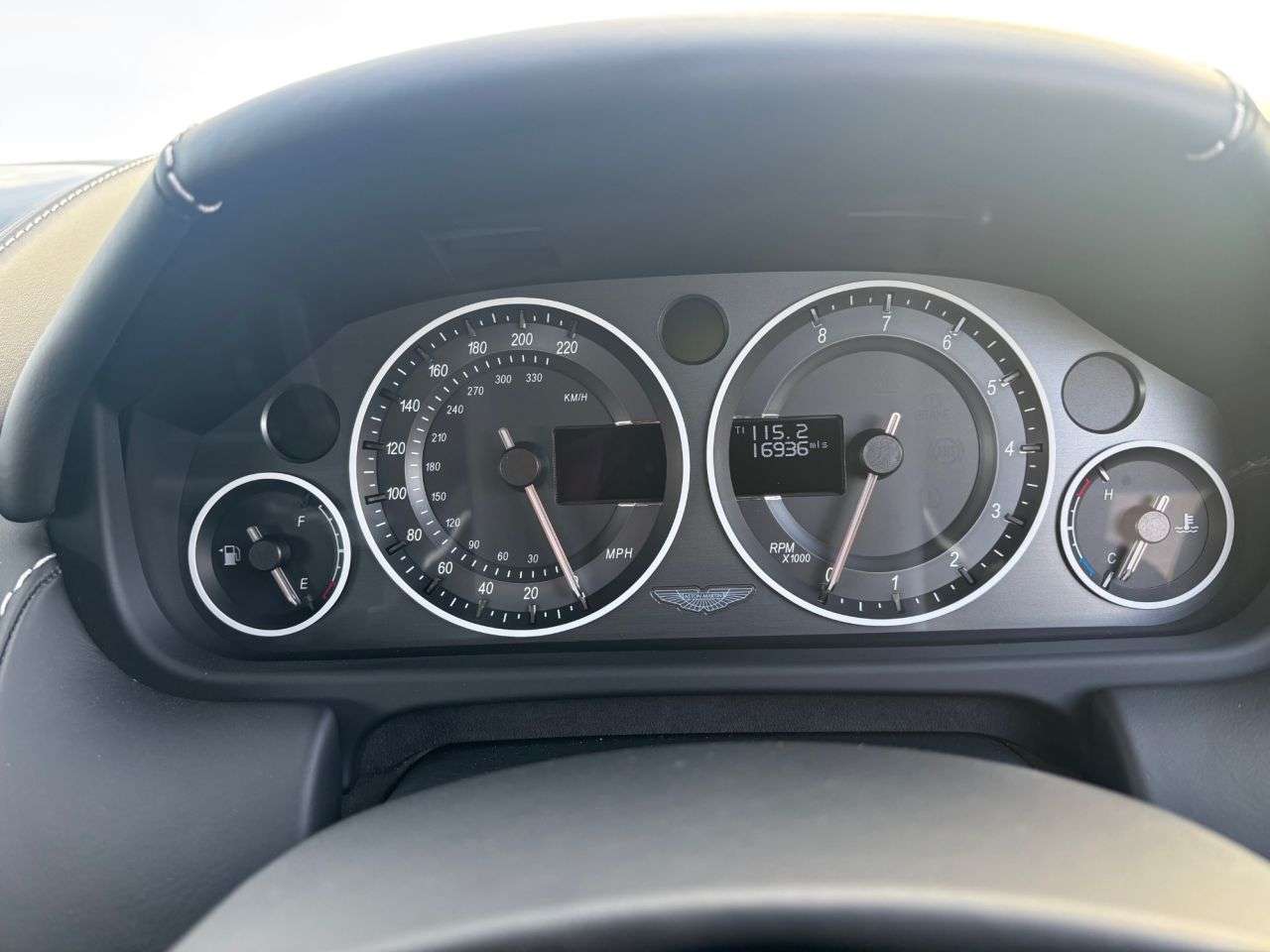 2014 ASTON MARTIN VANTAGE 2014 ASTON MARTIN VANTAGE