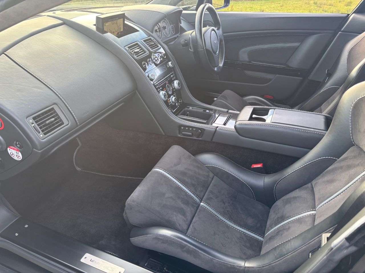 2014 ASTON MARTIN VANTAGE 2014 ASTON MARTIN VANTAGE