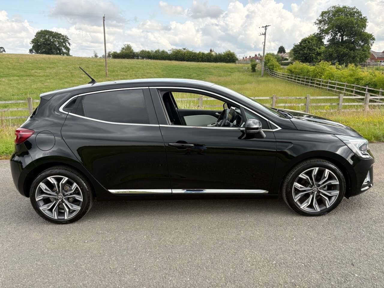 2021 RENAULT CLIO 2021 RENAULT CLIO