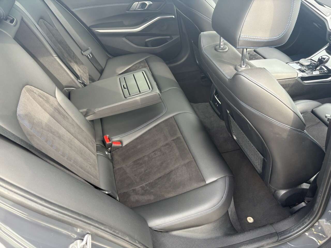 2021 BMW ALPINA B3 2021 BMW ALPINA B3