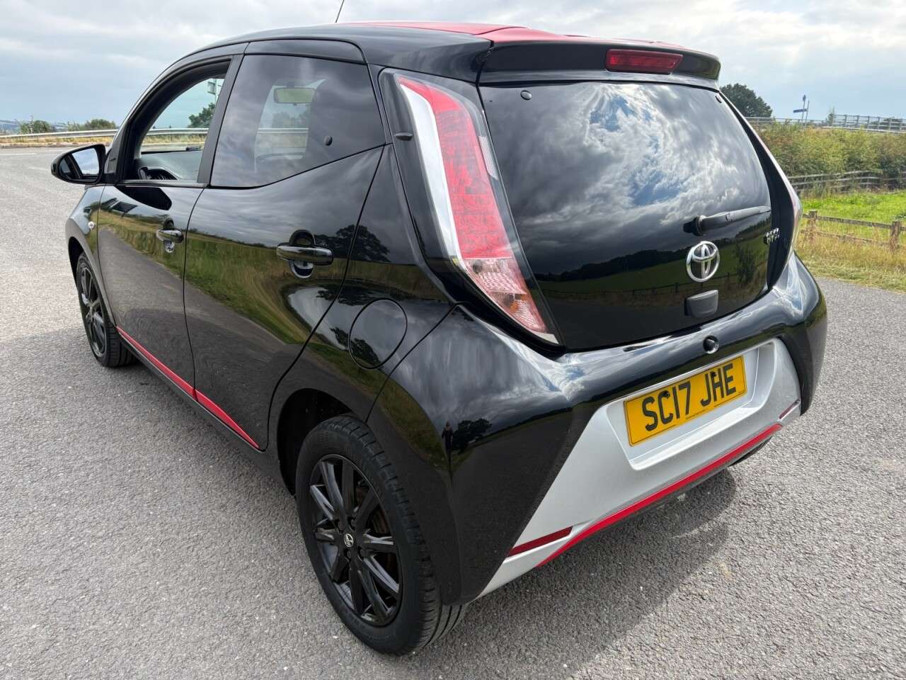 2017 TOYOTA AYGO 2017 TOYOTA AYGO