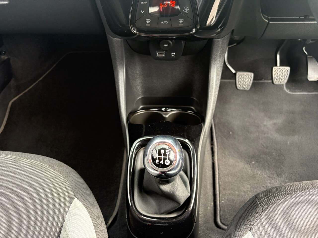 2017 TOYOTA AYGO 2017 TOYOTA AYGO