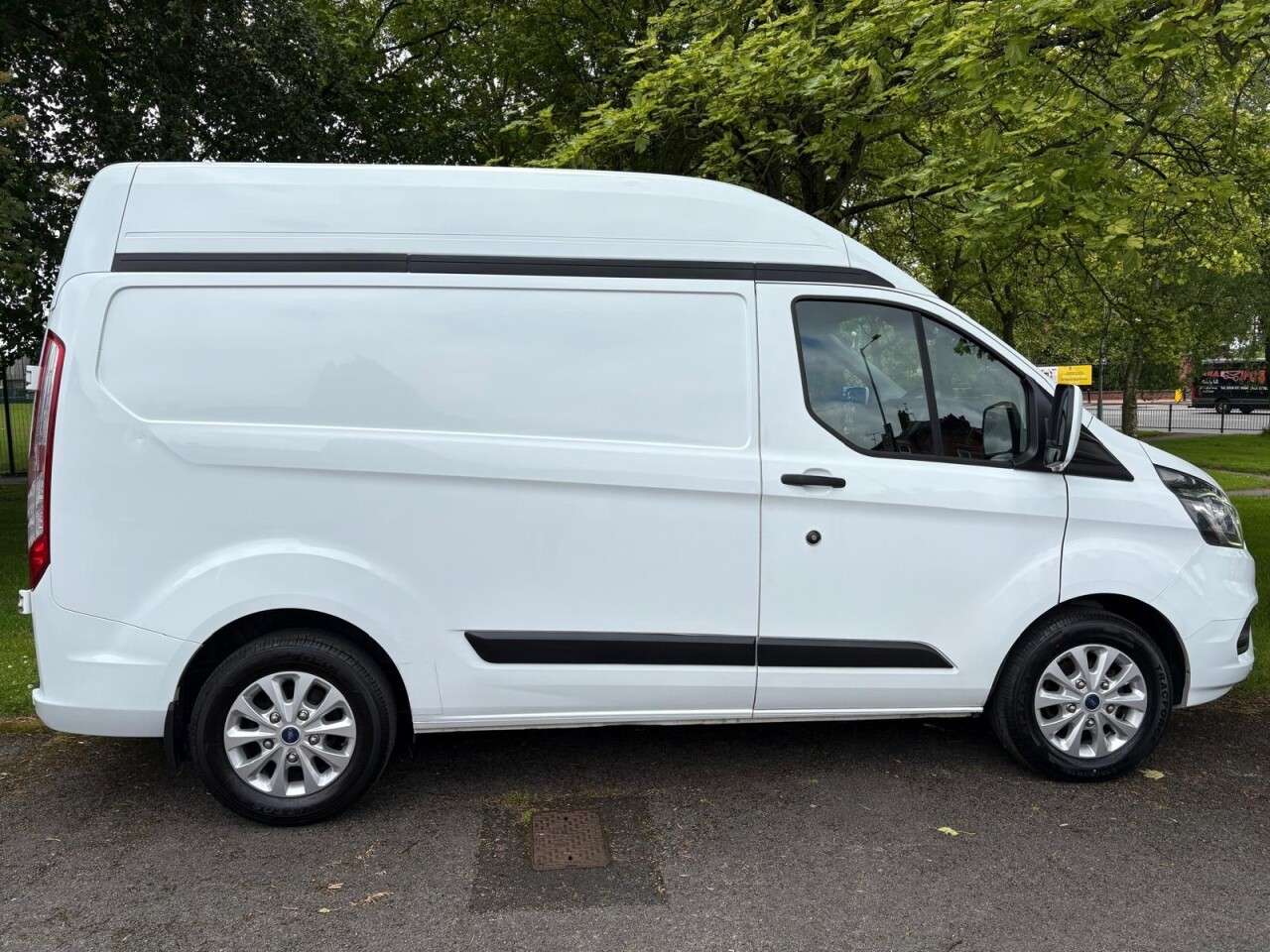 A 2020 FORD TRANSIT CUSTOM 2.0 300 EcoBlue Trend Panel Van 5dr Diesel Manual L1 H2 Euro 6 (s/s) (130 p A 2020 FORD TRANSIT CUSTOM 2.0 300 EcoBlue Trend Panel Van 5dr Diesel Manual L1 H2 Euro 6 (s/s) (130 p