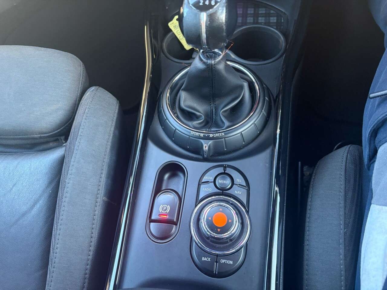 2015 MINI CLUBMAN 2015 MINI CLUBMAN