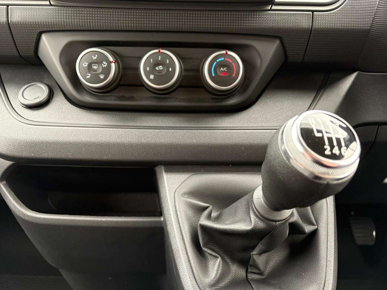 2023 RENAULT TRAFIC 2023 RENAULT TRAFIC