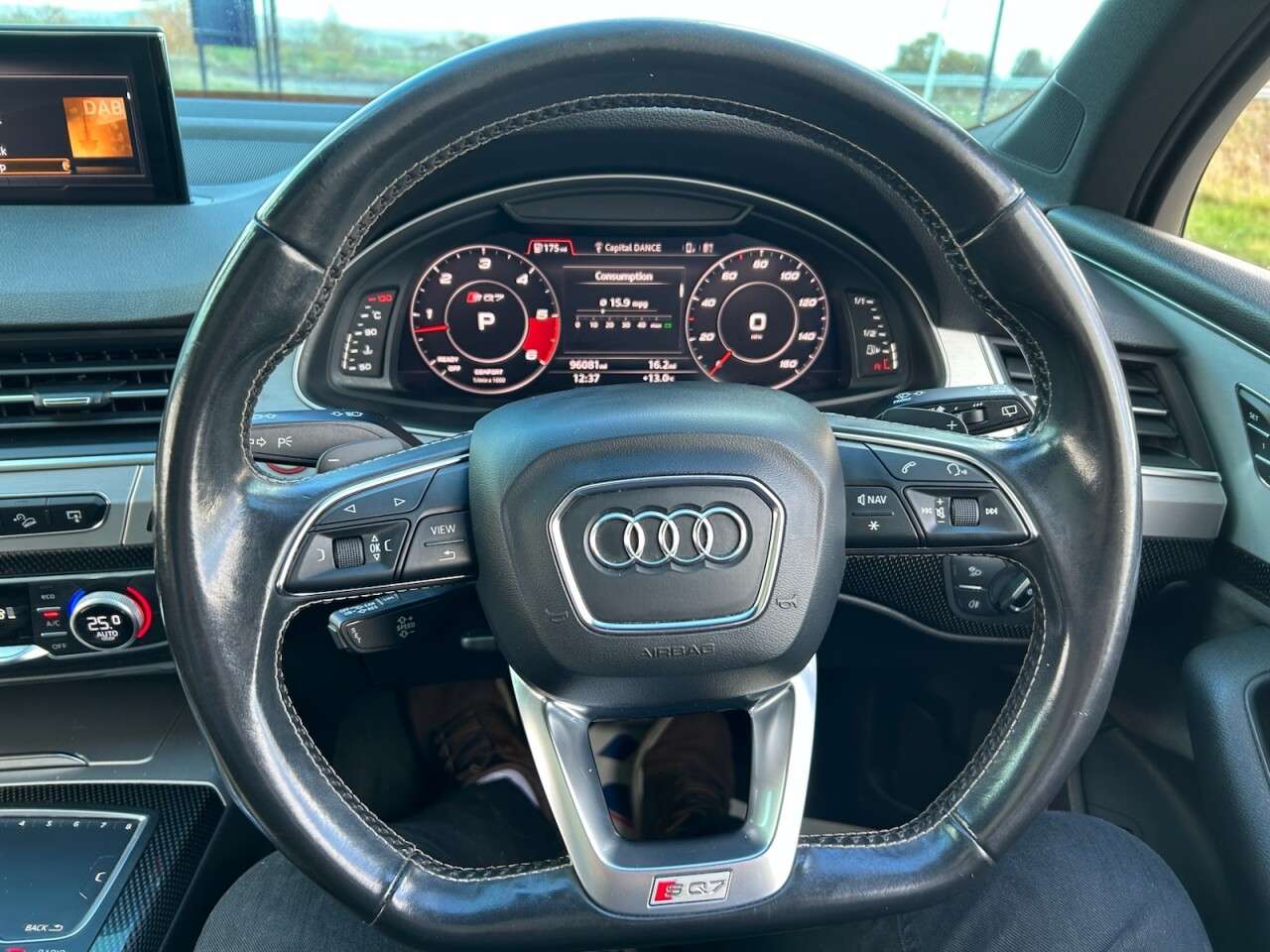 2017 AUDI SQ7 2017 AUDI SQ7