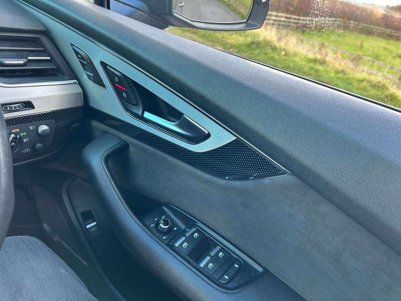 2017 AUDI SQ7 2017 AUDI SQ7