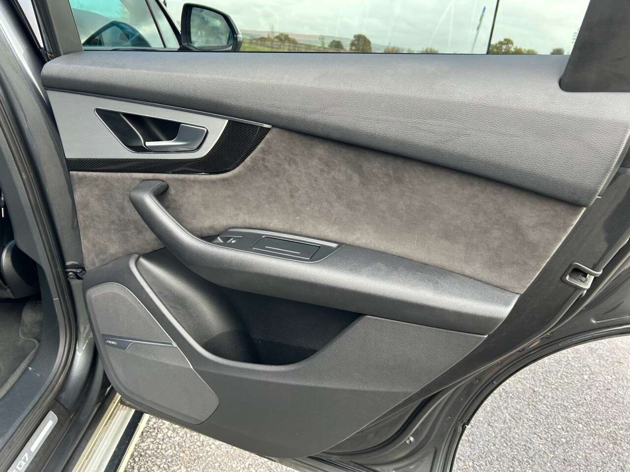 2017 AUDI SQ7 2017 AUDI SQ7