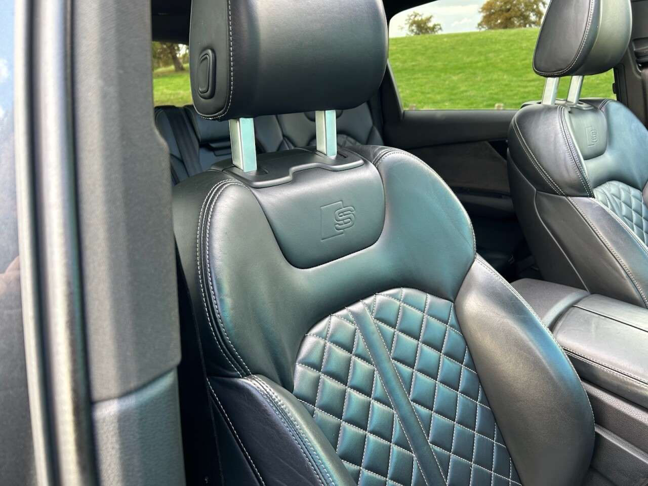 2017 AUDI SQ7 2017 AUDI SQ7