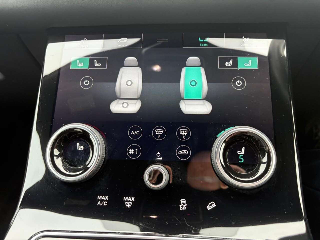 2019 LAND ROVER RANGE ROVER VELAR 2019 LAND ROVER RANGE ROVER VELAR