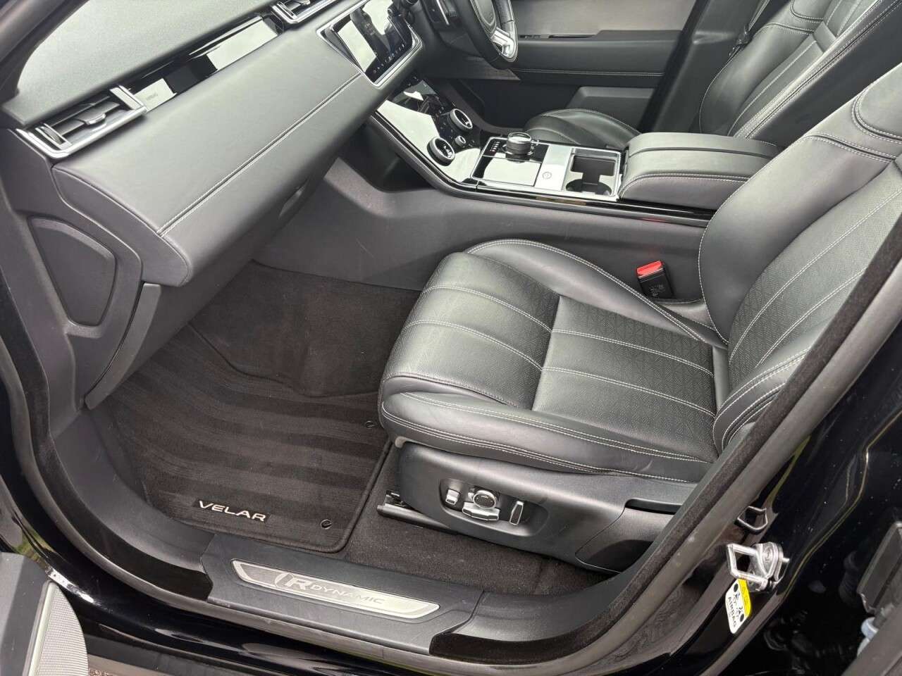 2019 LAND ROVER RANGE ROVER VELAR 2019 LAND ROVER RANGE ROVER VELAR