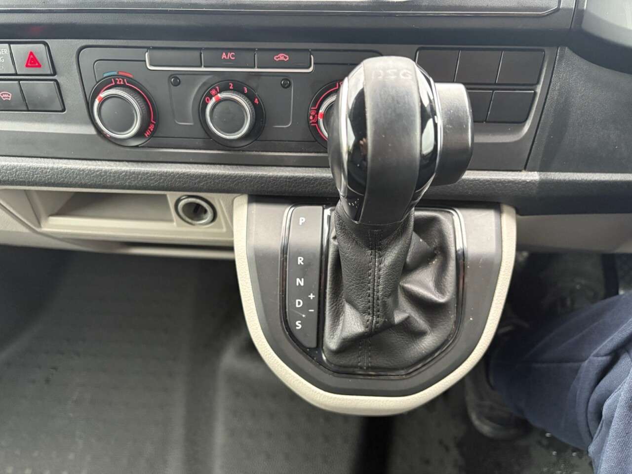 2018 VOLKSWAGEN TRANSPORTER 2018 VOLKSWAGEN TRANSPORTER