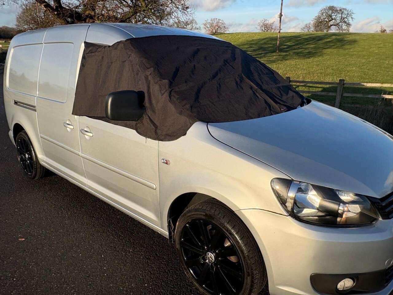 A 2014 VOLKSWAGEN CADDY MAXI 1.6 TDi BlueMotion Tech C20 Maxi Highline Panel Van 5dr Diesel DSG FWD (142 A 2014 VOLKSWAGEN CADDY MAXI 1.6 TDi BlueMotion Tech C20 Maxi Highline Panel Van 5dr Diesel DSG FWD (142