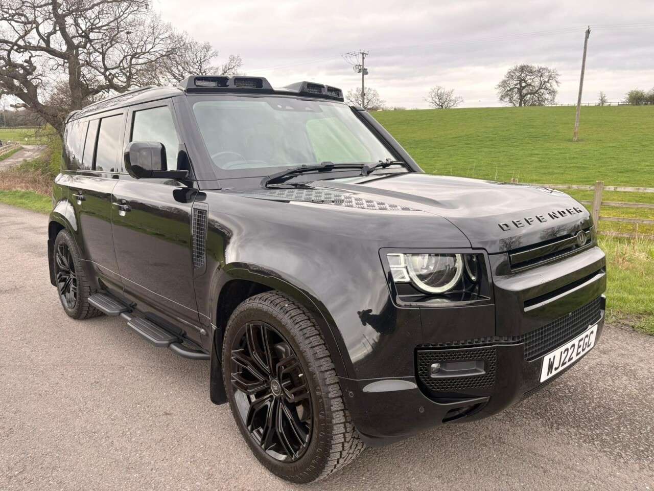 A 2022 LAND ROVER DEFENDER 3.0 D250 MHEV XS Edition SUV 5dr Diesel Auto 4WD Euro 6 (s/s) (250 ps) LOTS A 2022 LAND ROVER DEFENDER 3.0 D250 MHEV XS Edition SUV 5dr Diesel Auto 4WD Euro 6 (s/s) (250 ps) LOTS
