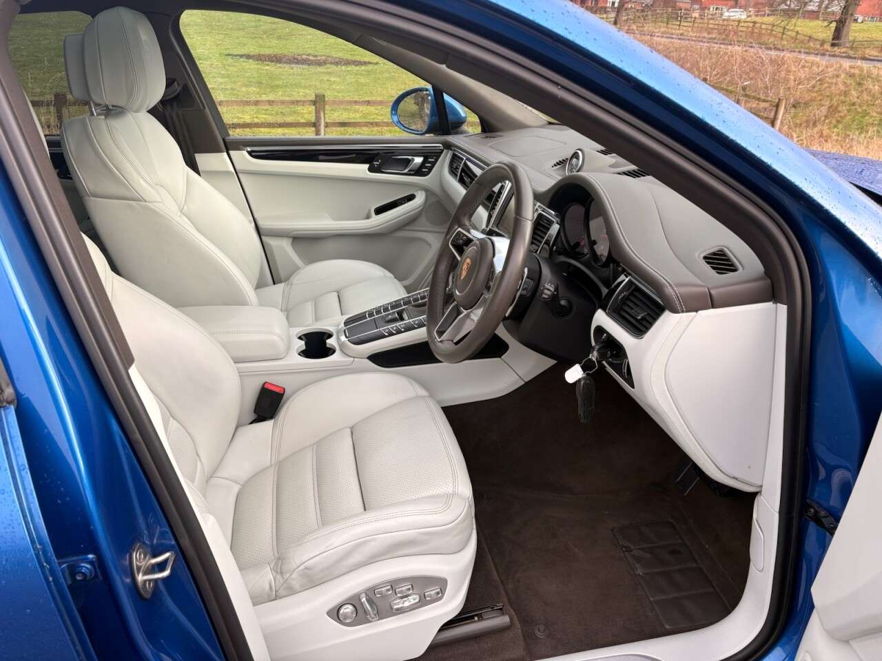 2015 PORSCHE MACAN 2015 PORSCHE MACAN