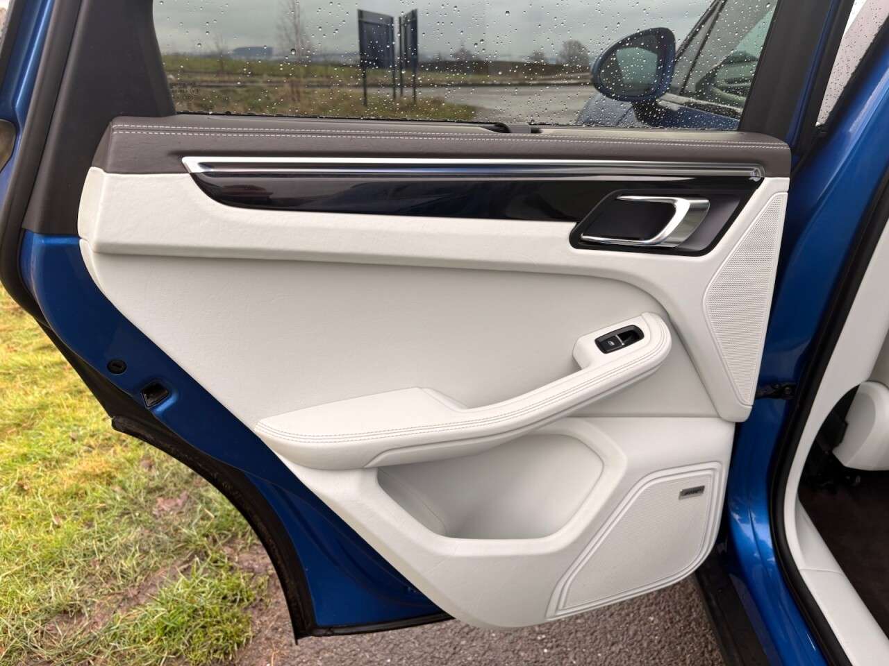 2015 PORSCHE MACAN 2015 PORSCHE MACAN