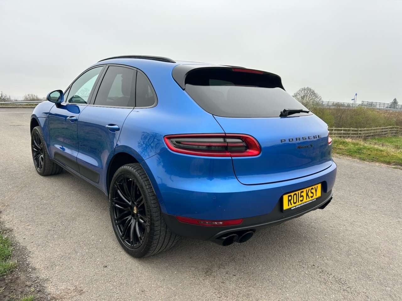 2015 PORSCHE MACAN 2015 PORSCHE MACAN