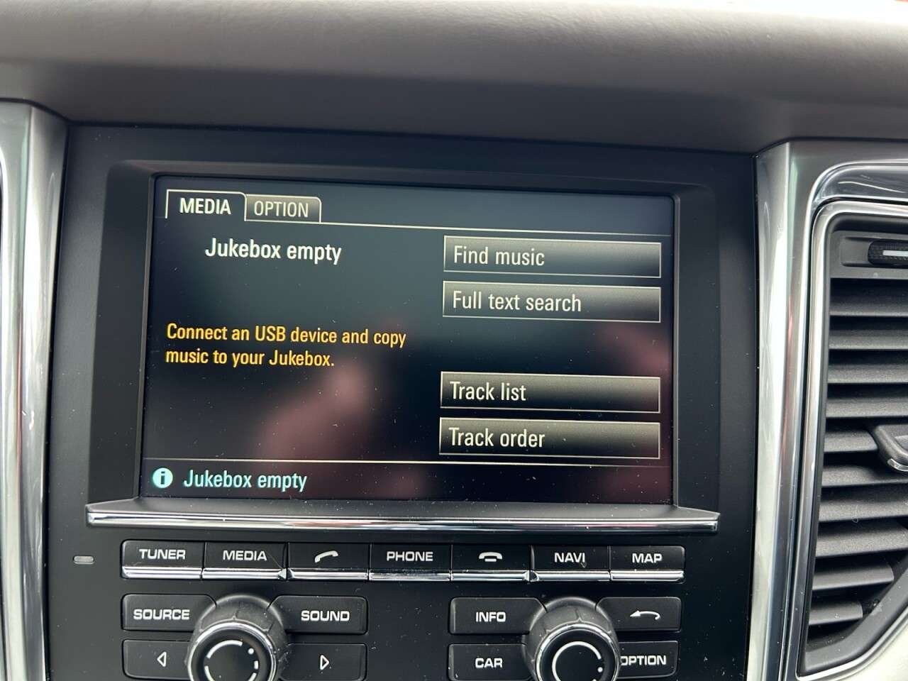 2015 PORSCHE MACAN 2015 PORSCHE MACAN