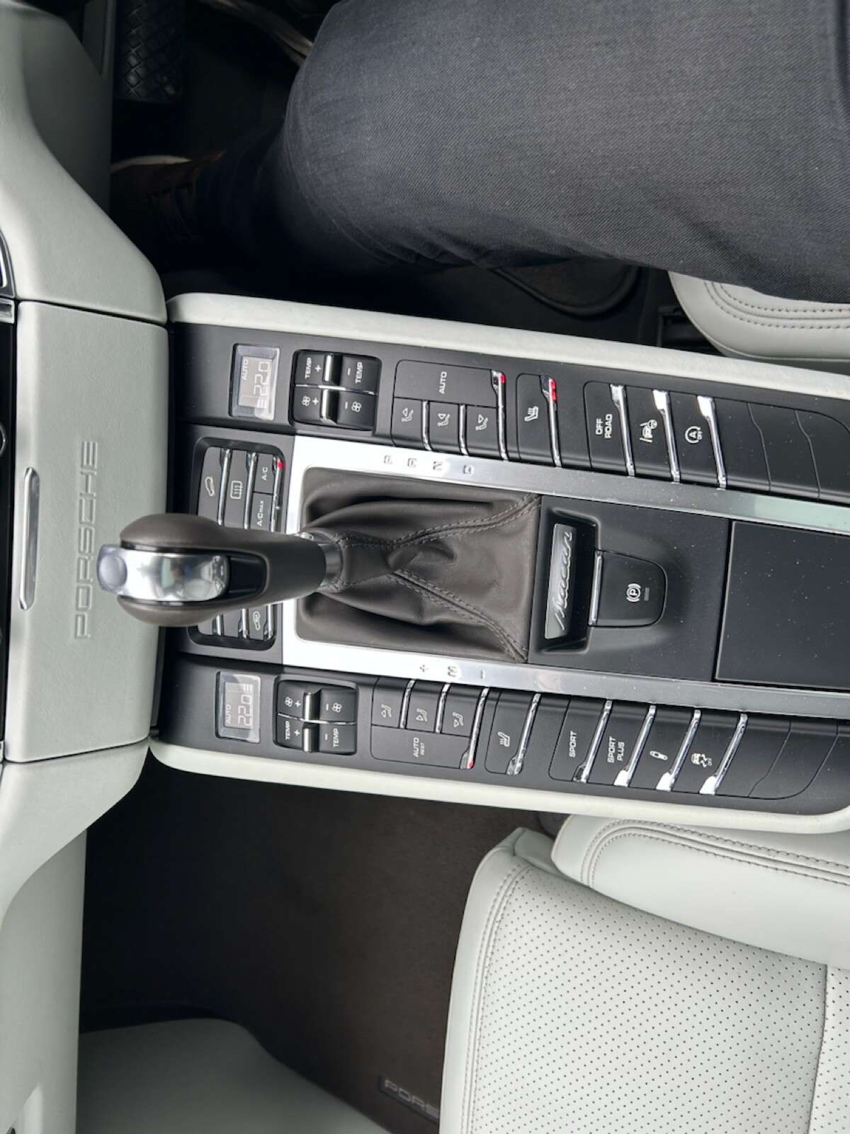 2015 PORSCHE MACAN 2015 PORSCHE MACAN