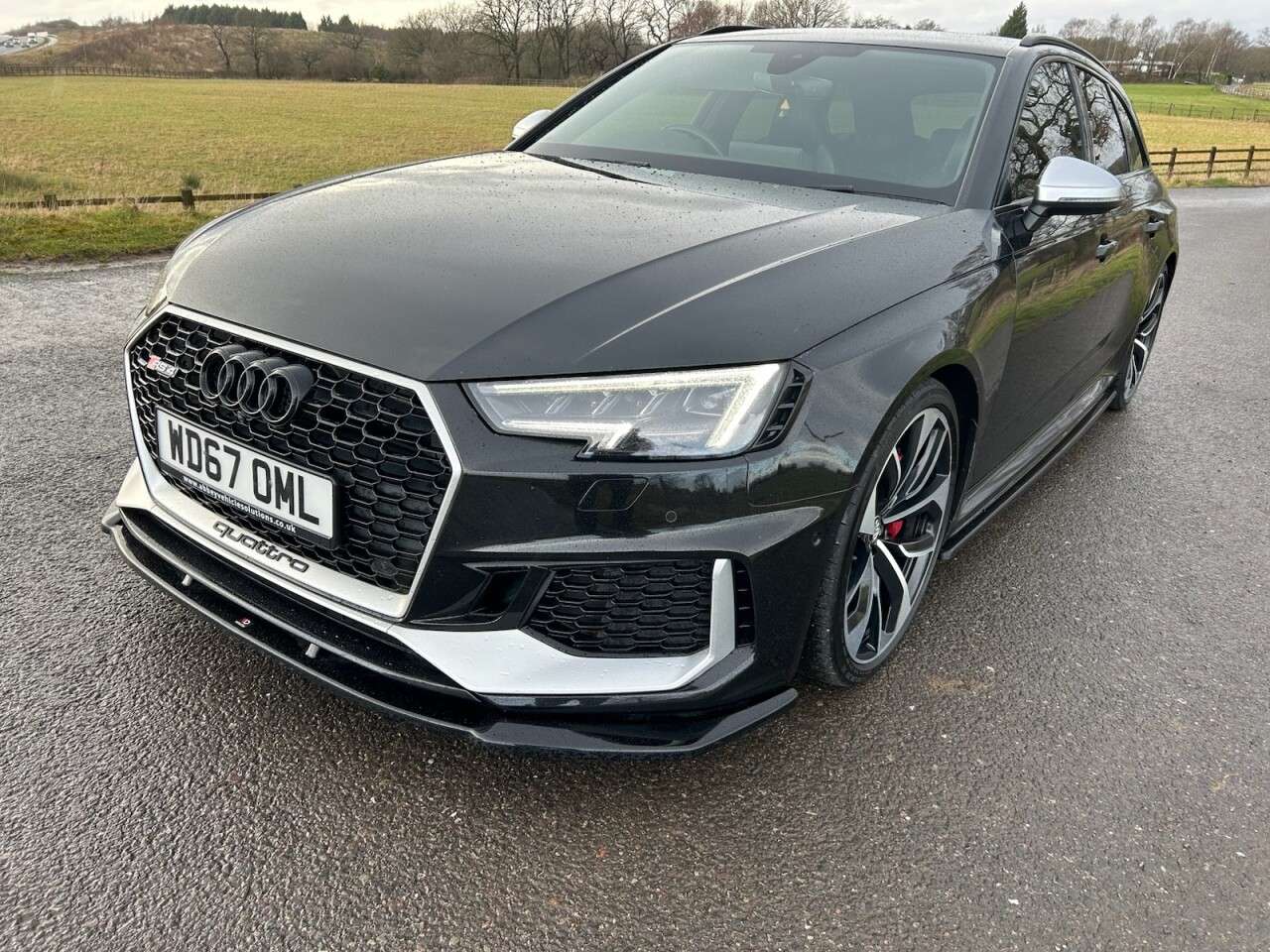 A 2018 AUDI RS4 AVANT 2.9 TFSI V6 Estate 5dr Petrol Tiptronic quattro Euro 6 (s/s) (450 ps) A 2018 AUDI RS4 AVANT 2.9 TFSI V6 Estate 5dr Petrol Tiptronic quattro Euro 6 (s/s) (450 ps)