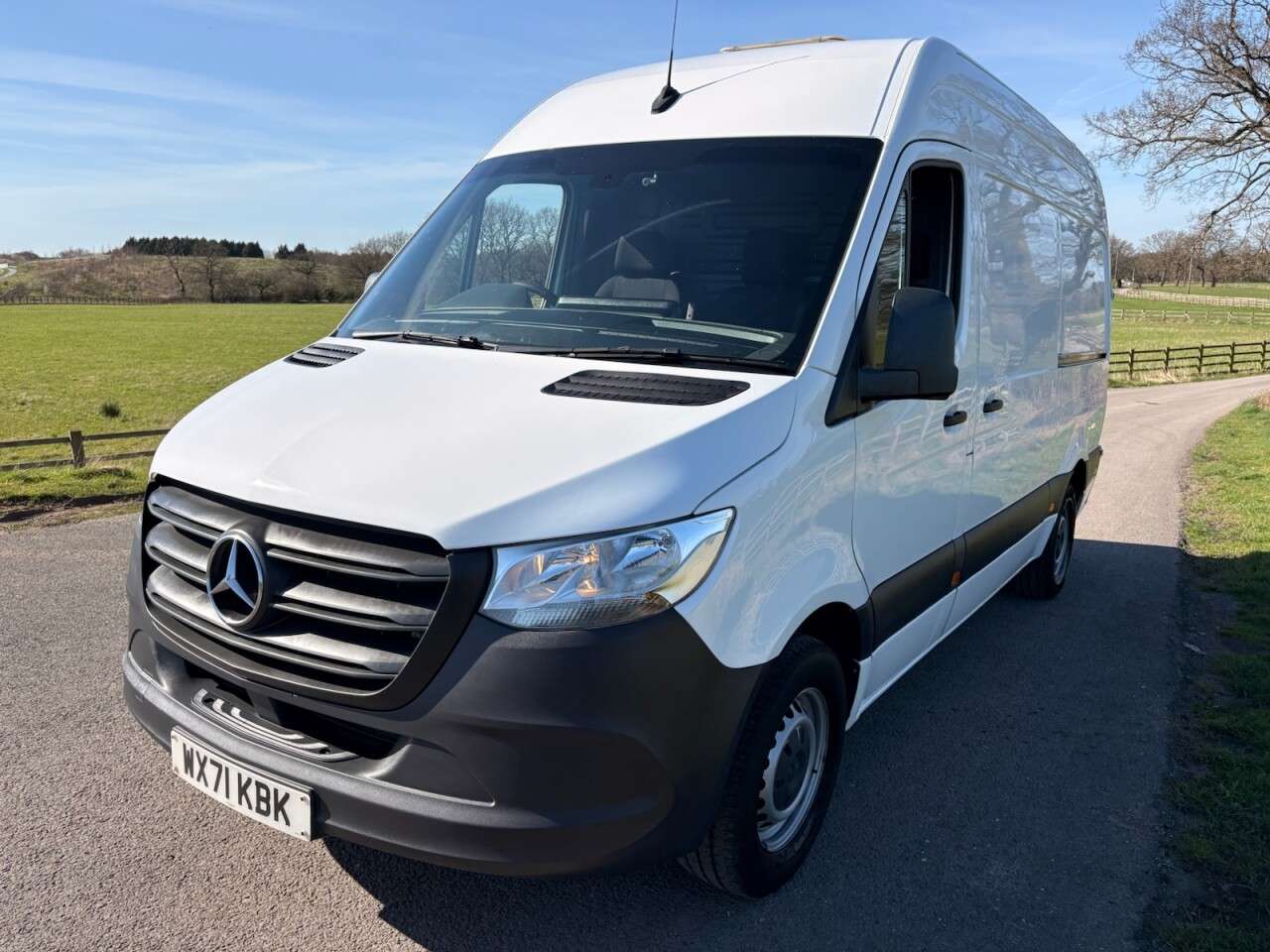 A 2021 MERCEDES-BENZ SPRINTER 2.0 315 CDI Progressive Panel Van 5dr Diesel !! Automatic !! RWD L2 H2 Euro A 2021 MERCEDES-BENZ SPRINTER 2.0 315 CDI Progressive Panel Van 5dr Diesel !! Automatic !! RWD L2 H2 Euro