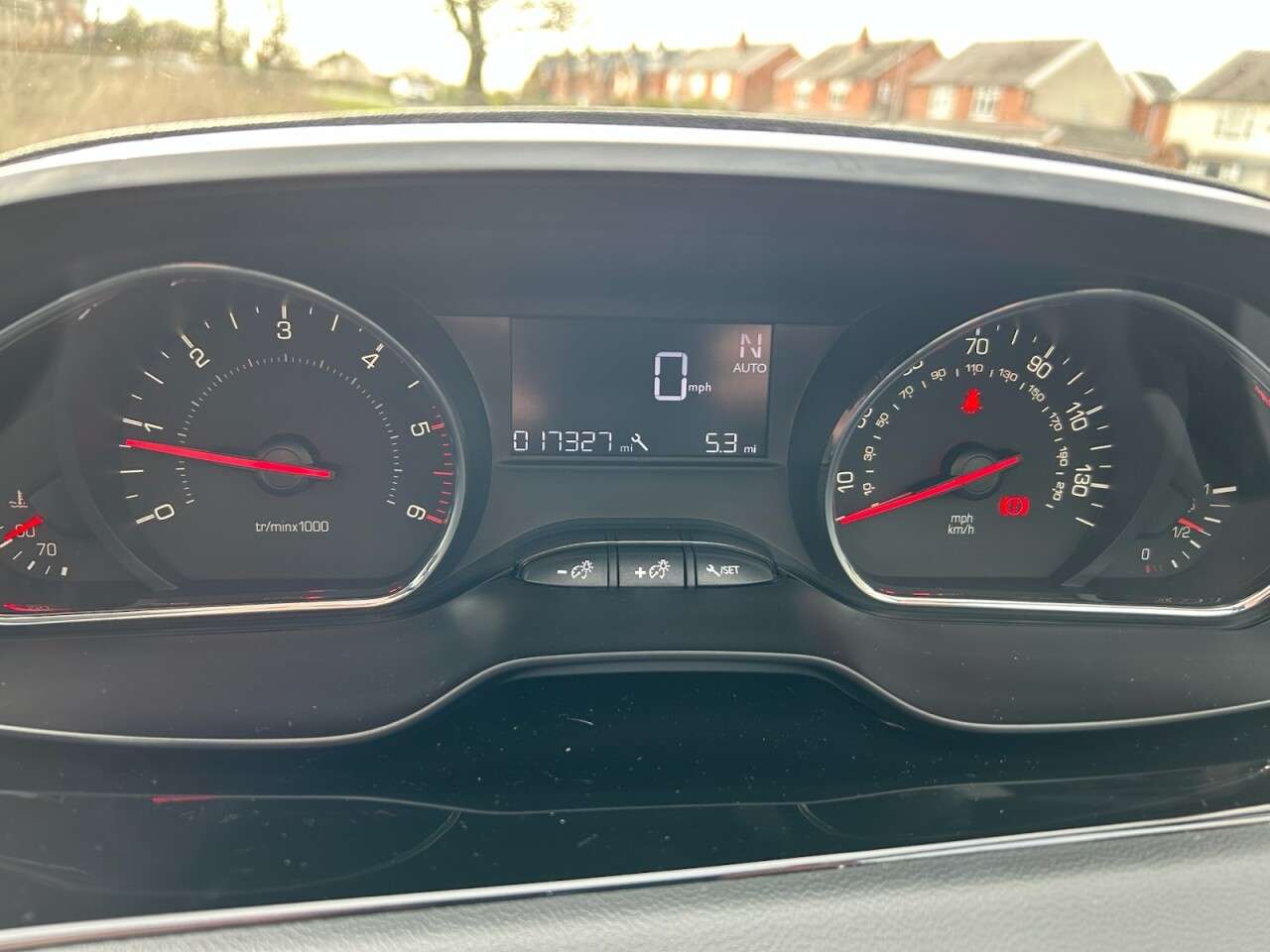 2012 PEUGEOT 208 2012 PEUGEOT 208