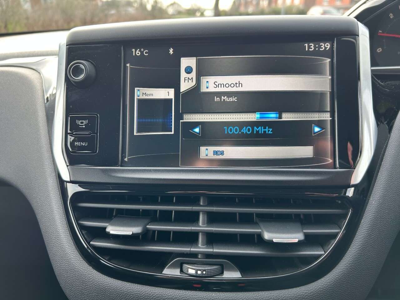 2012 PEUGEOT 208 2012 PEUGEOT 208