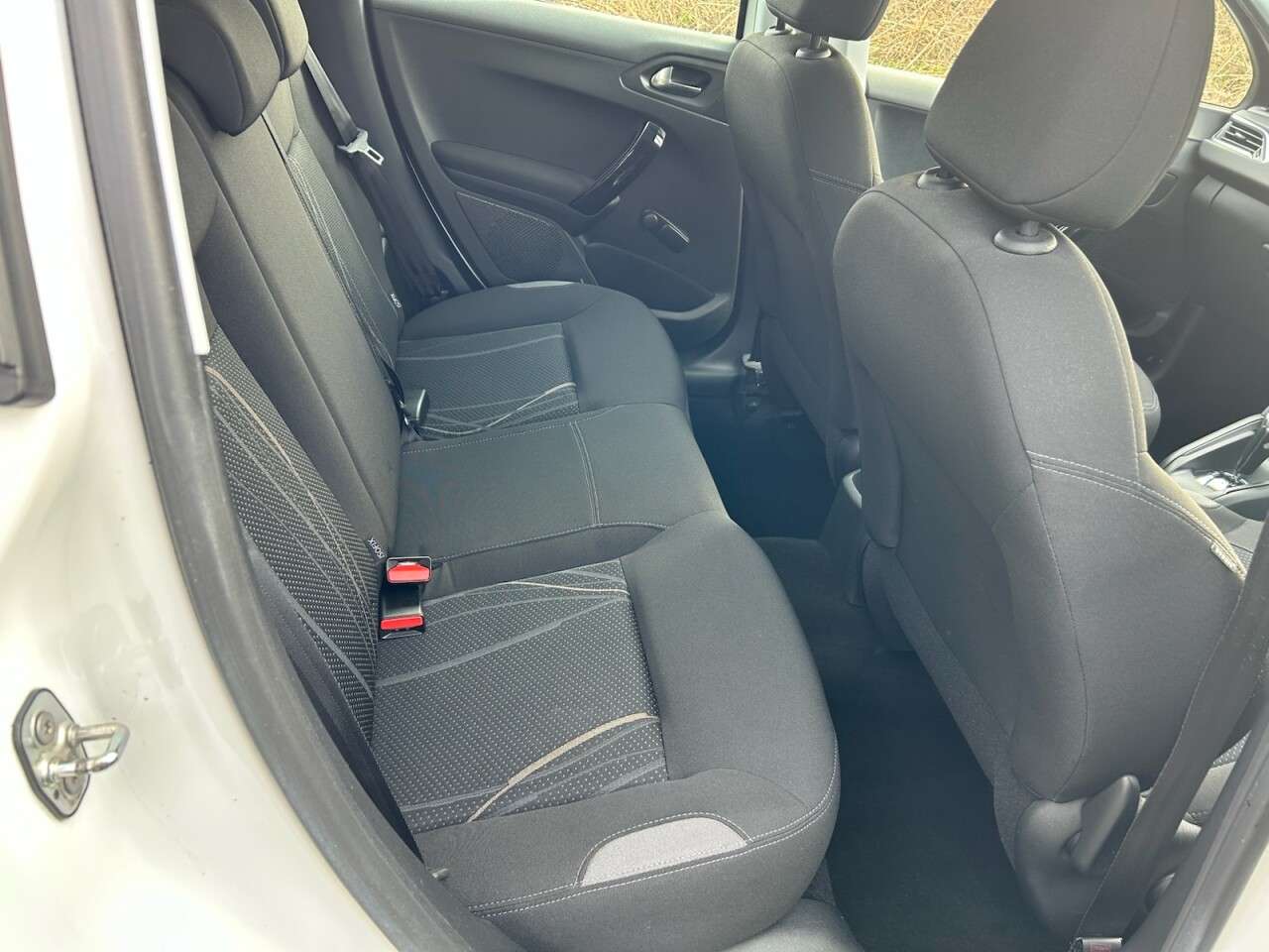 2012 PEUGEOT 208 2012 PEUGEOT 208