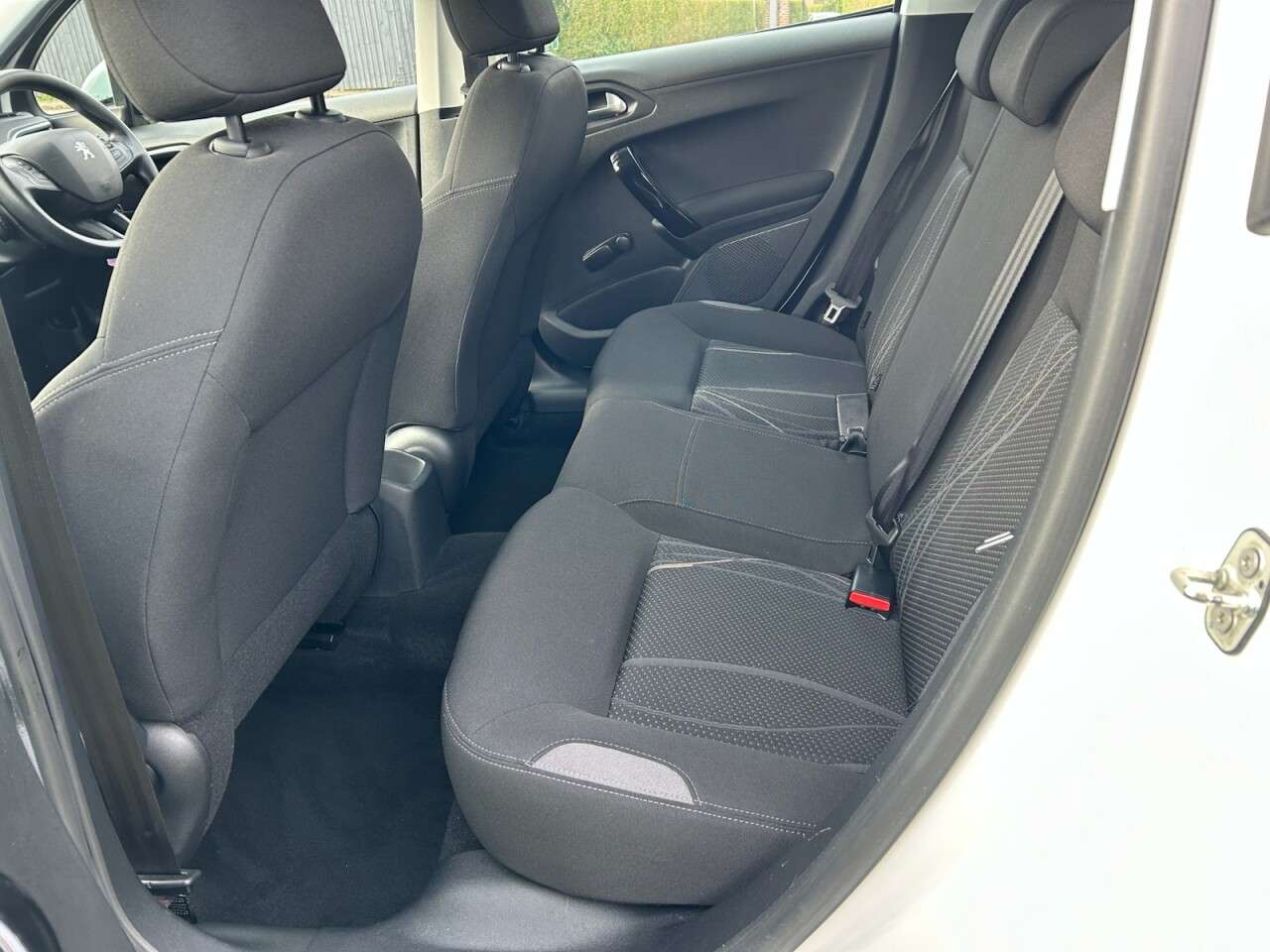 2012 PEUGEOT 208 2012 PEUGEOT 208