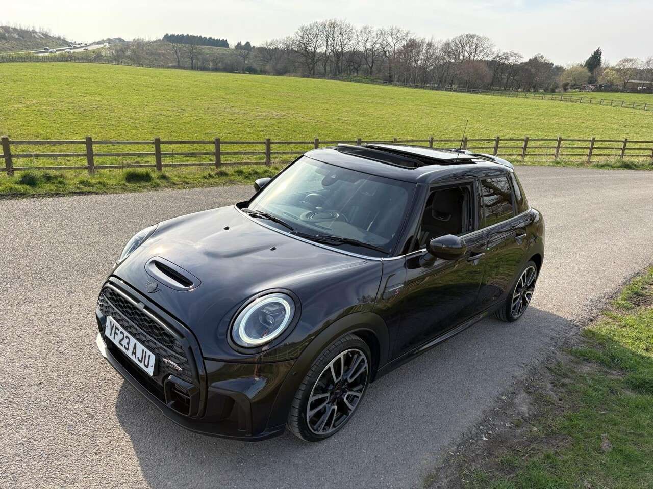A 2023 MINI HATCH 2.0 Cooper S Sport Hatchback 5dr Petrol Steptronic Euro 6 (s/s) (178 ps) A 2023 MINI HATCH 2.0 Cooper S Sport Hatchback 5dr Petrol Steptronic Euro 6 (s/s) (178 ps)