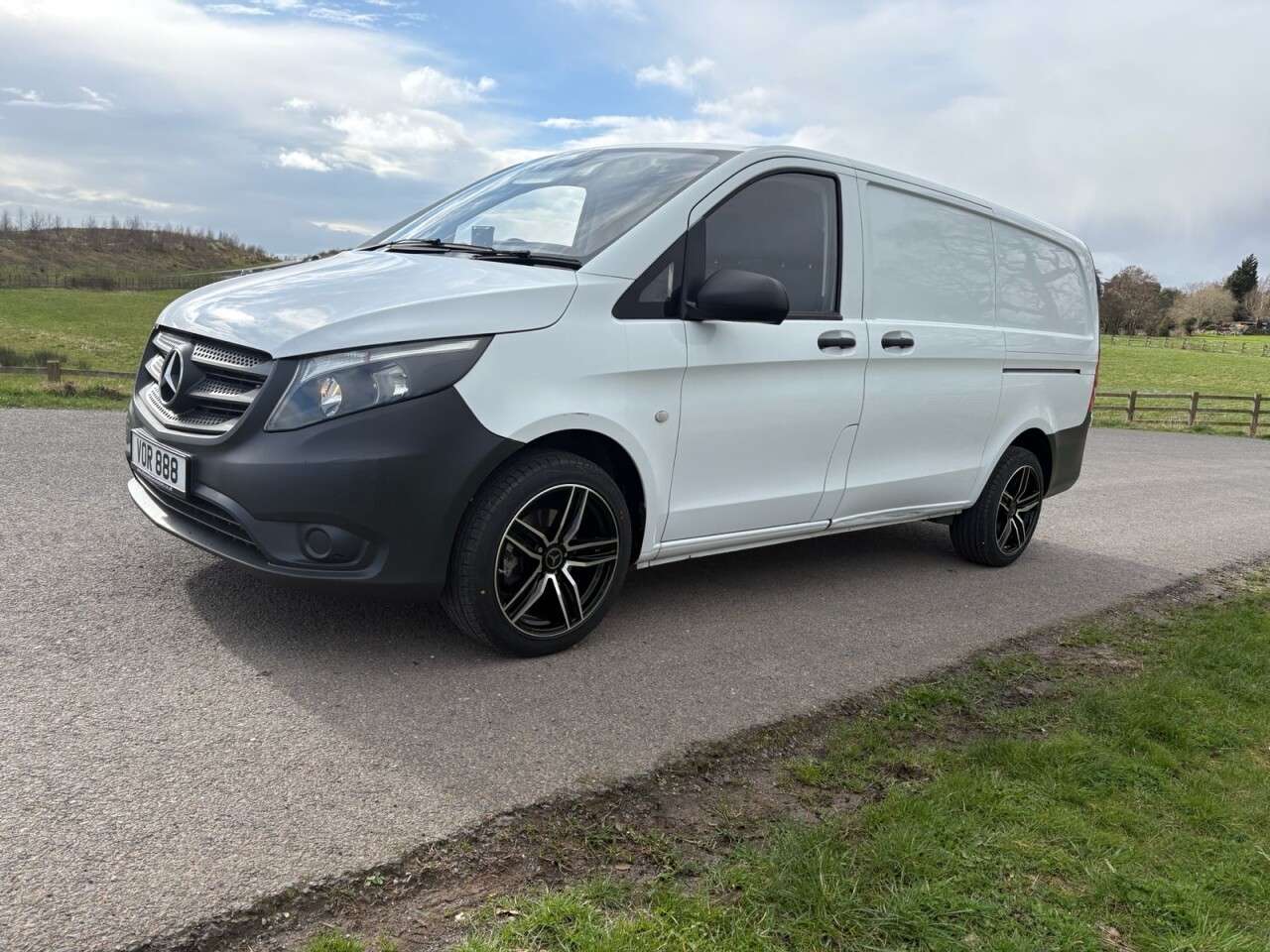 A 2018 MERCEDES-BENZ VITO 1.6 111 CDI Panel Van 6dr Diesel Manual FWD L2 Euro 6 (114 ps) A 2018 MERCEDES-BENZ VITO 1.6 111 CDI Panel Van 6dr Diesel Manual FWD L2 Euro 6 (114 ps)